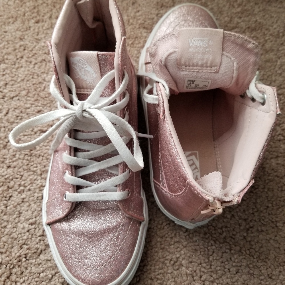 Girls sneakers